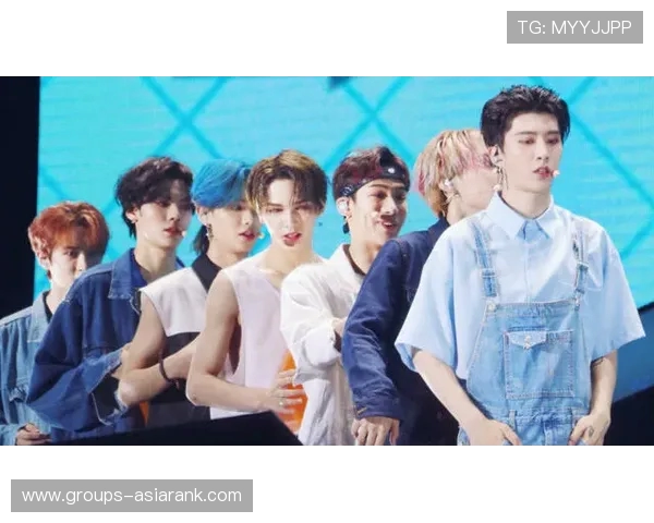 严浩翔与马嘉祺挑战极限游戏互动，边玩边唱为粉丝献上精彩表演